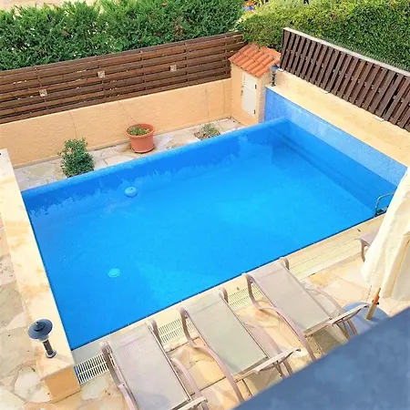 Anastasia ,150 M To Coral Bay Villa