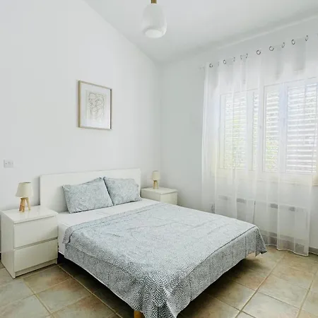 Villa Anastasia ,150 M To Coral Bay *