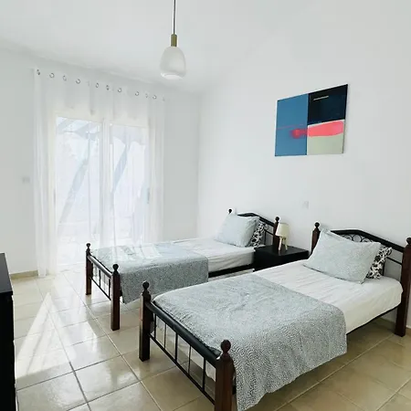 Anastasia ,150 M To Coral Bay *