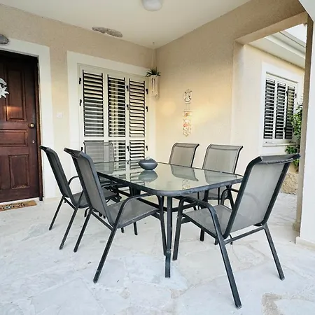 Anastasia ,150 M To Coral Bay Villa Peyia