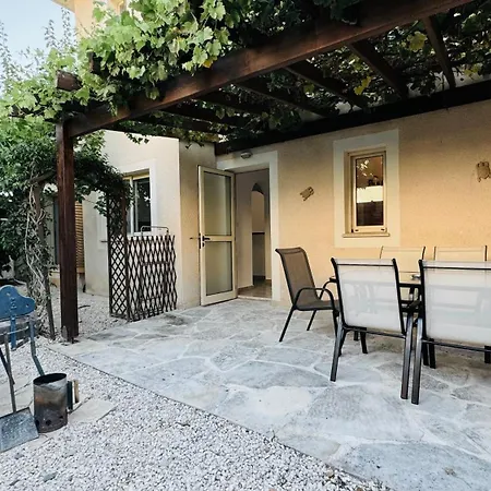 Villa Anastasia ,150 M To Coral Bay