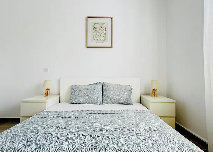 Anastasia ,150 M To Coral Bay فيلة