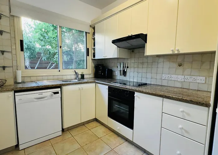 Anastasia ,150 M To Coral Bay