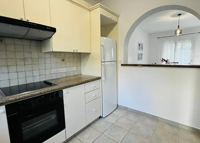 فيلة Anastasia ,150 M To Coral Bay