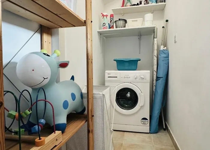 Anastasia ,150 M To Coral Bay فيلة *